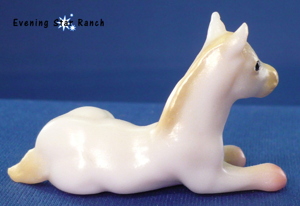 Breyer Stablemate Thoroughbred Lying Foal 5989