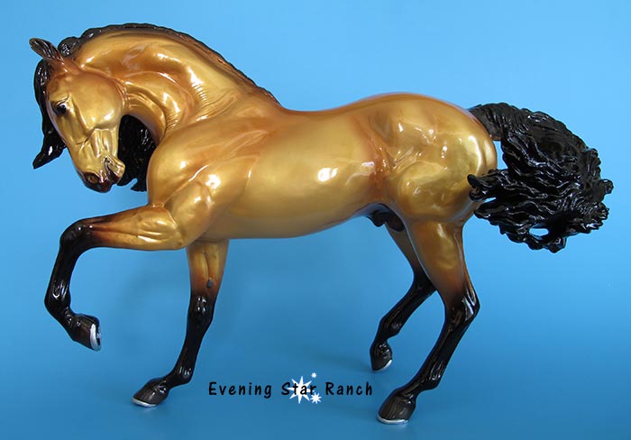 Breyer Traditional Laredo 712132 Tesoro de Oro