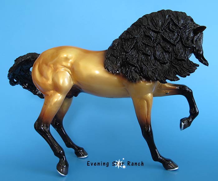Breyer Traditional Laredo 712132 Tesoro de Oro