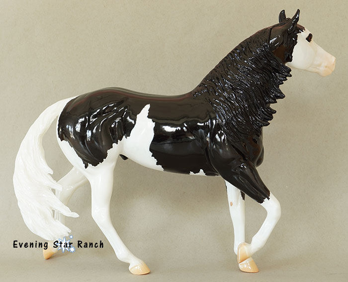 Breyer Traditional Smart Chic Olena - 712511 Jota