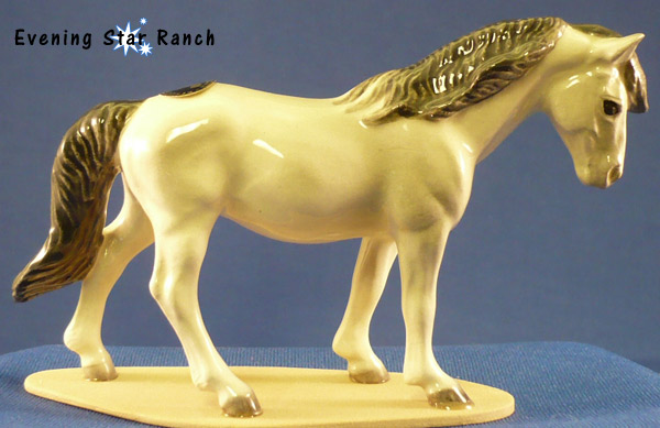 Hagen-Renaker Specialty Mustang Mare - 3309