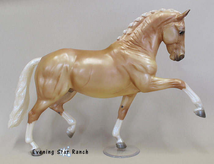 Breyer Traditional Totilas - 700120 Winter Wonderland